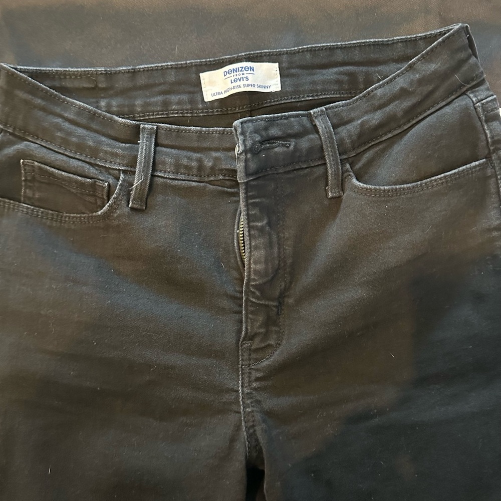 Classic Black Denizen from Levi’s high rise skinny jean - Picture 3 of 6